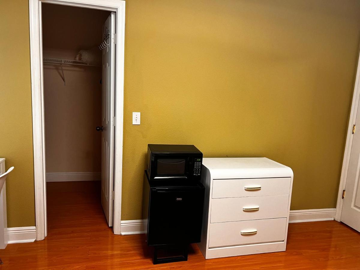 Privatunterkunft Spotless Guest With Shared Bathroom Orlando